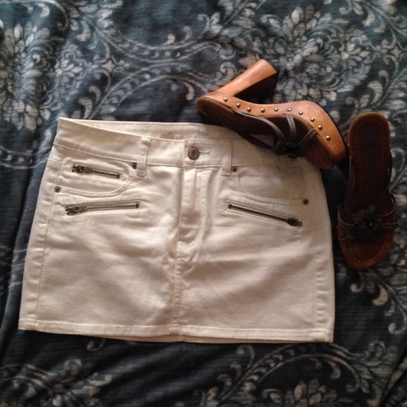 American Eagle Outfitters Dresses & Skirts - American eagle zipper denim mini skirt