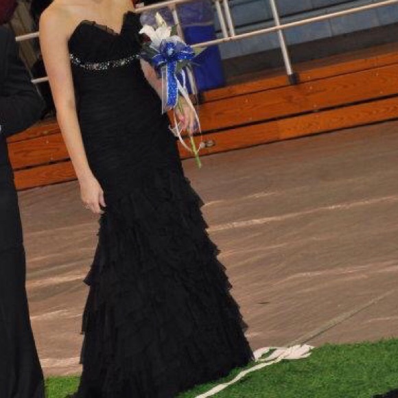 Black Formal/Prom Dress - Picture 2 of 8