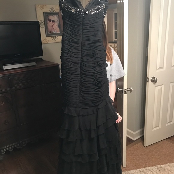 Black Formal/Prom Dress - Picture 3 of 8