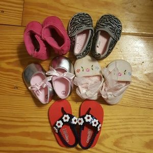 Lot of infant shoes