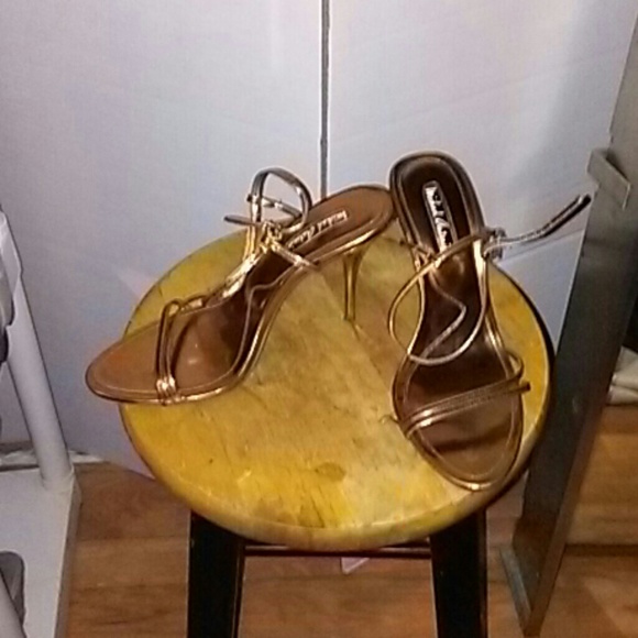 Bronze strappy sanrals