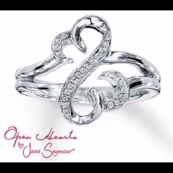 Kay's open heart ring