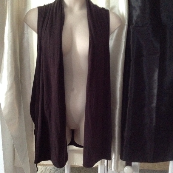 Cotton vest with ties on side