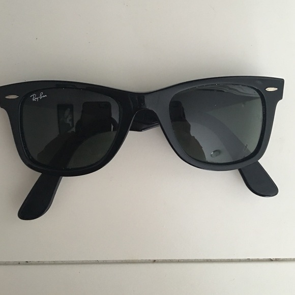 Ray ban classic wayfarer black **PRICE REDUCED** - Picture 1 of 4
