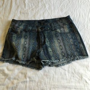 stretchable fashionable shorts