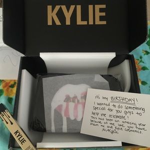 Kylie Cosmetics makeup BAG & LORD