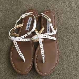 American Eagle Sandals