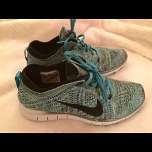 Nike Flyknit TR 5.0 Size 6.5 Like New!!!