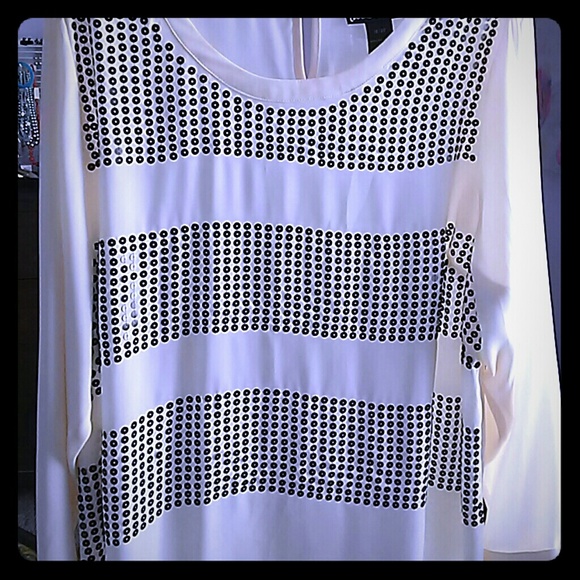 Sparkly layers of sequi long flowypolyester top