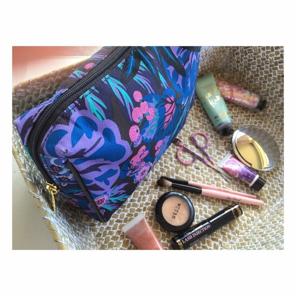 Vintage Estée Lauder cosmetic bag