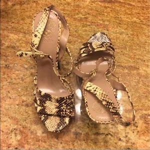 Vince Camuto snake skin leather heels