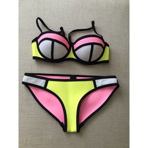 Triangl Bikini