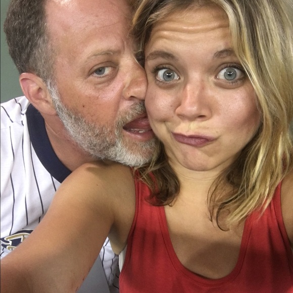 Meet your Posher, Brooke - Picture 1 of 1