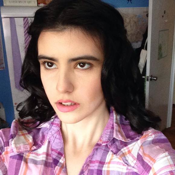 Meet your Posher, Caitlin