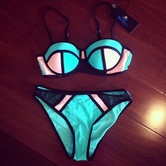 Ree Bee's Swimwear Other - 🆕 Ree Bee's Color Block Bikini