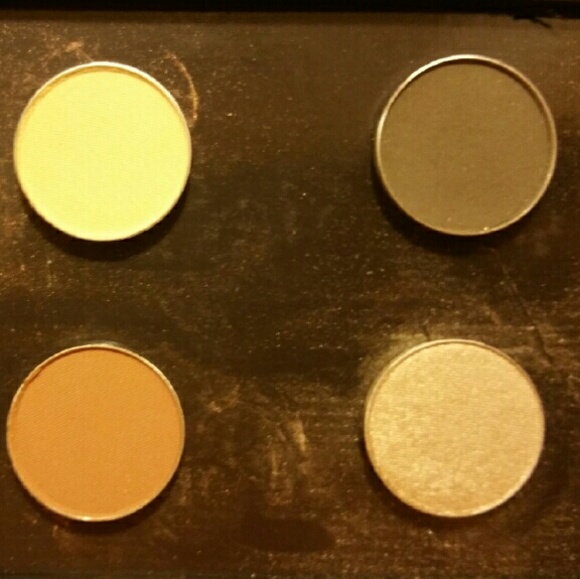 OFRA Professional Magnetic Palette - Picture 2 of 4