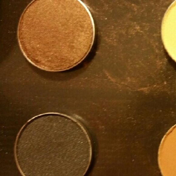 OFRA Professional Magnetic Palette - Picture 3 of 4