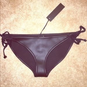 Triangl New York Noir NWT