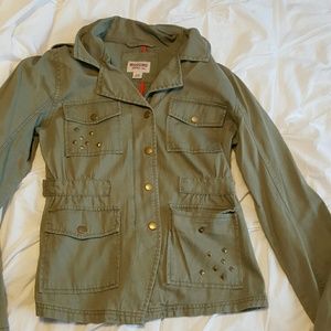 Military green cargo jacket with detailing