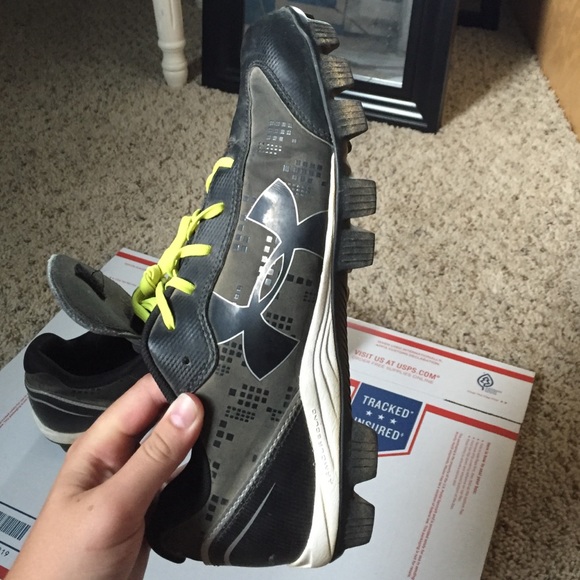 UA CLEATS - Picture 2 of 4