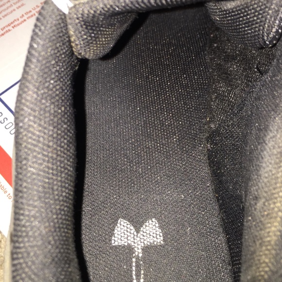 UA CLEATS - Picture 4 of 4