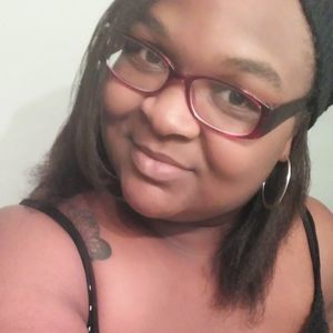 Meet your Posher, Latia