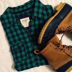 🍂FALL PREVIEW🍁 A&F Plaid Shirt
