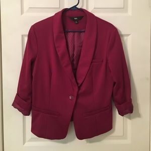 Maroon quarter sleeve blazer