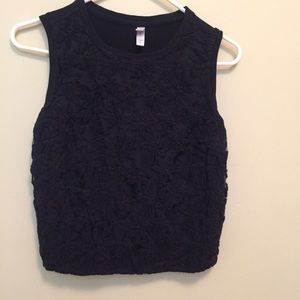 black cropped tank