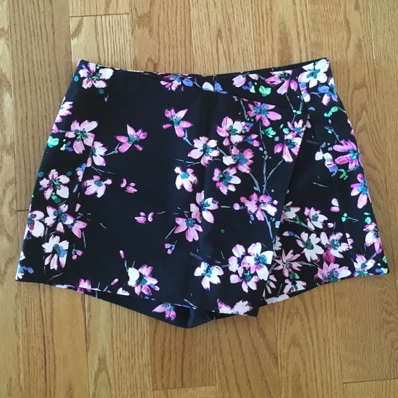 Black & Pink Flower Skort