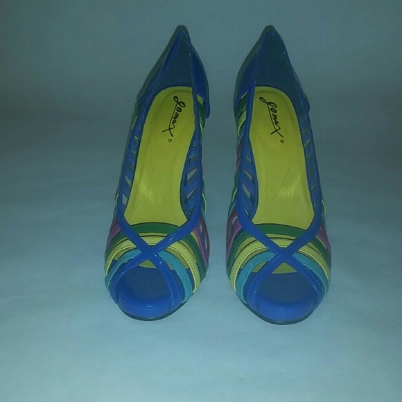 Shoes - Picture 4 of 4