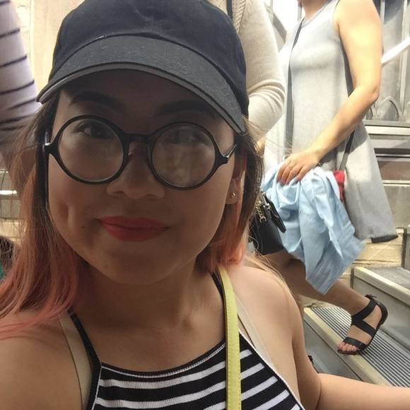 Meet your Posher, Nina - Picture 1 of 1