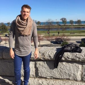 Meet your Posher, Sam