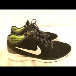 Nike black 5.0 Free size 7