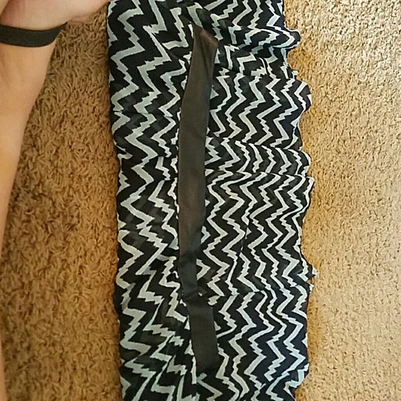 New BCBGeneration skirt - Picture 3 of 3
