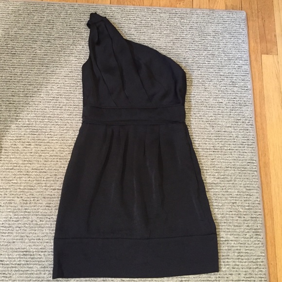 lord& Taylor amazing open back one shoulder dress