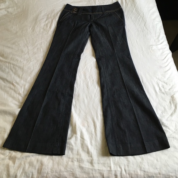 bootleg jeans