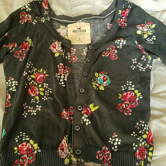 *FLOWER 3/4TH SLEEVE HOLLISTER SWEATER* - Picture 2 of 3