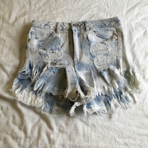 ripped design jeans shorts