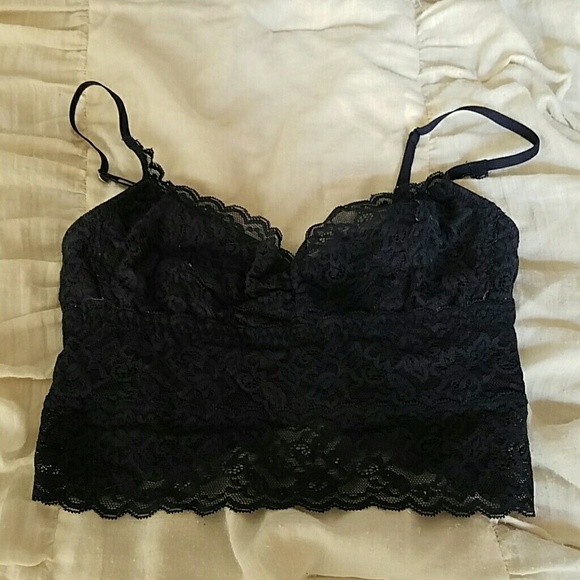 *GILLY HICKS BRALETTE*