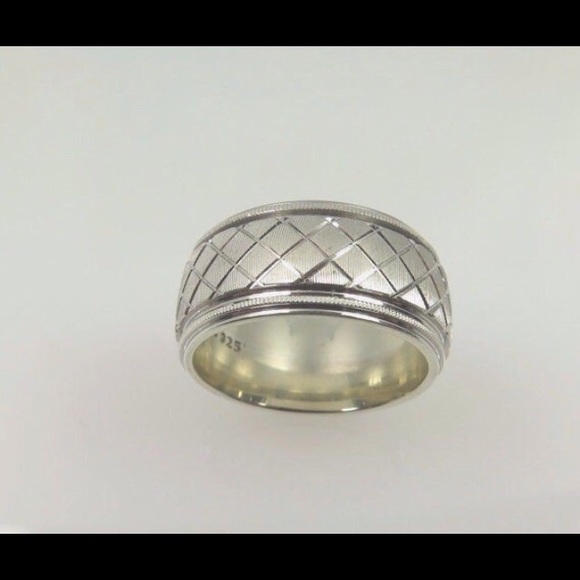 Sterling Silver Rotating Diamond Cut Wedding Band