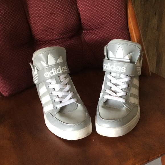 Unisex Adidas hight top athletic shoes - Picture 1 of 3