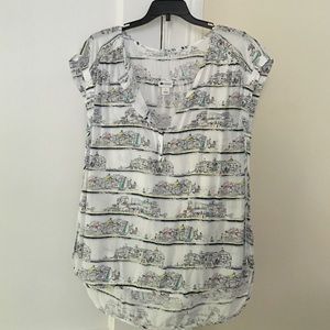 Cute high low short sleeve top!