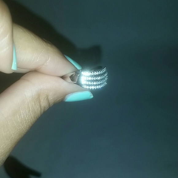 Jewelry - Picture 2 of 3