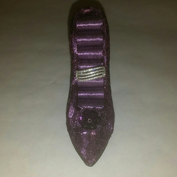 Jewelry - Picture 3 of 3