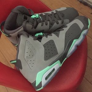 Air Jordan Retro 6s/ Color: Green Glow & Grey