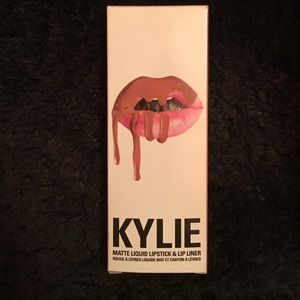 Kylie exposed lip kit authentic