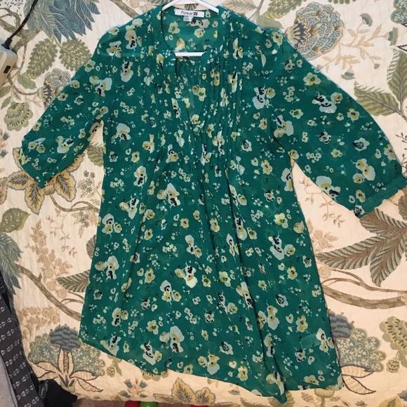 Adorable sheer babydoll top w floral print