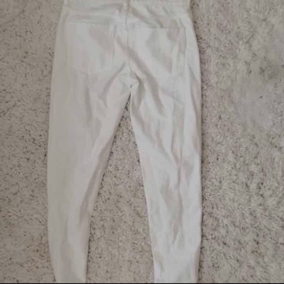 Brandy Melville Boyfriend Jeans - Picture 3 of 4