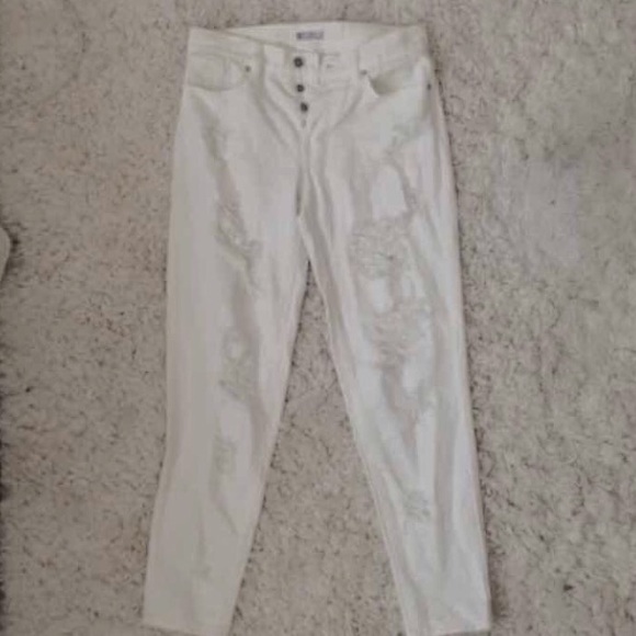 Brandy Melville Boyfriend Jeans - Picture 2 of 4